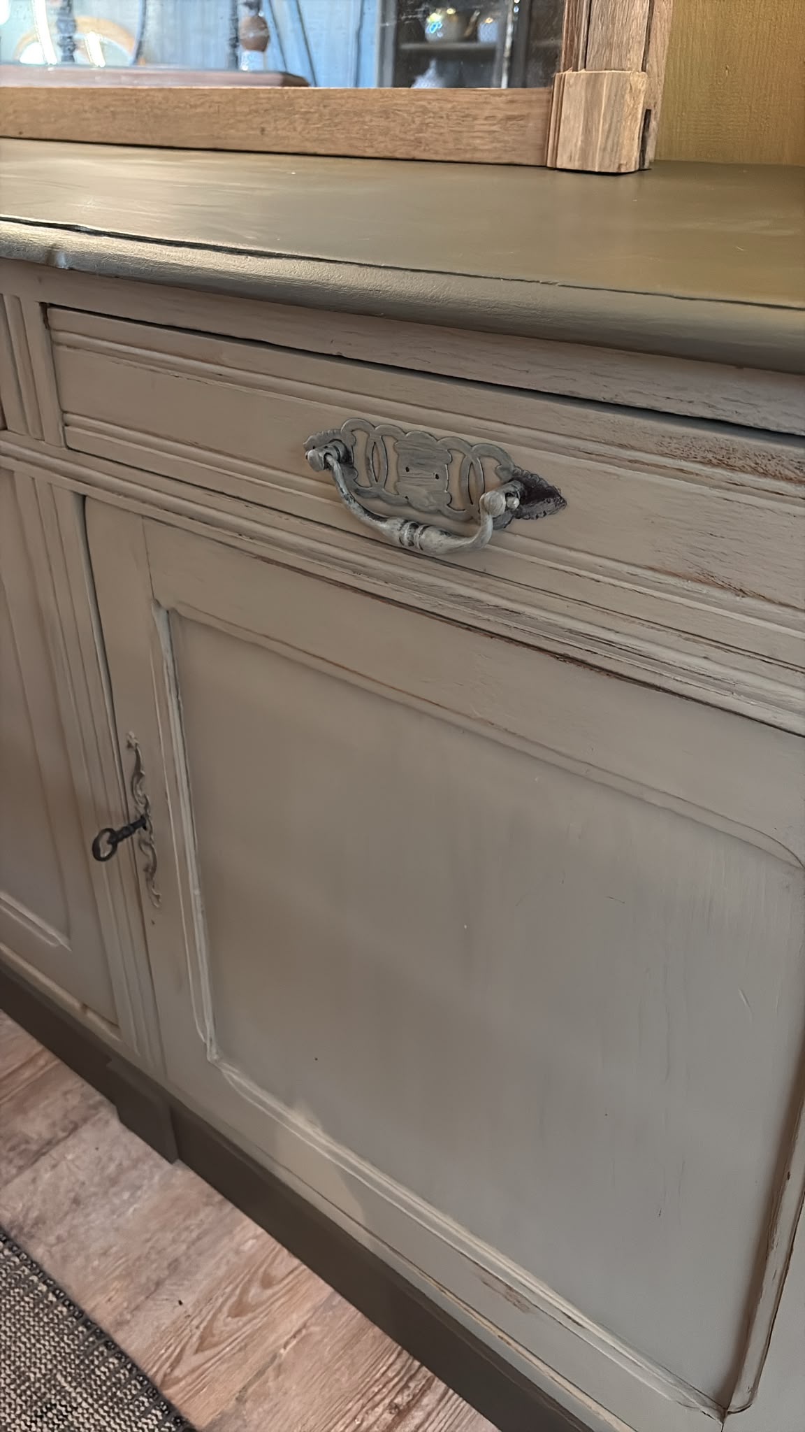 Enfilade chêne début XXᵉ, patinée vert bronze et gris lin
