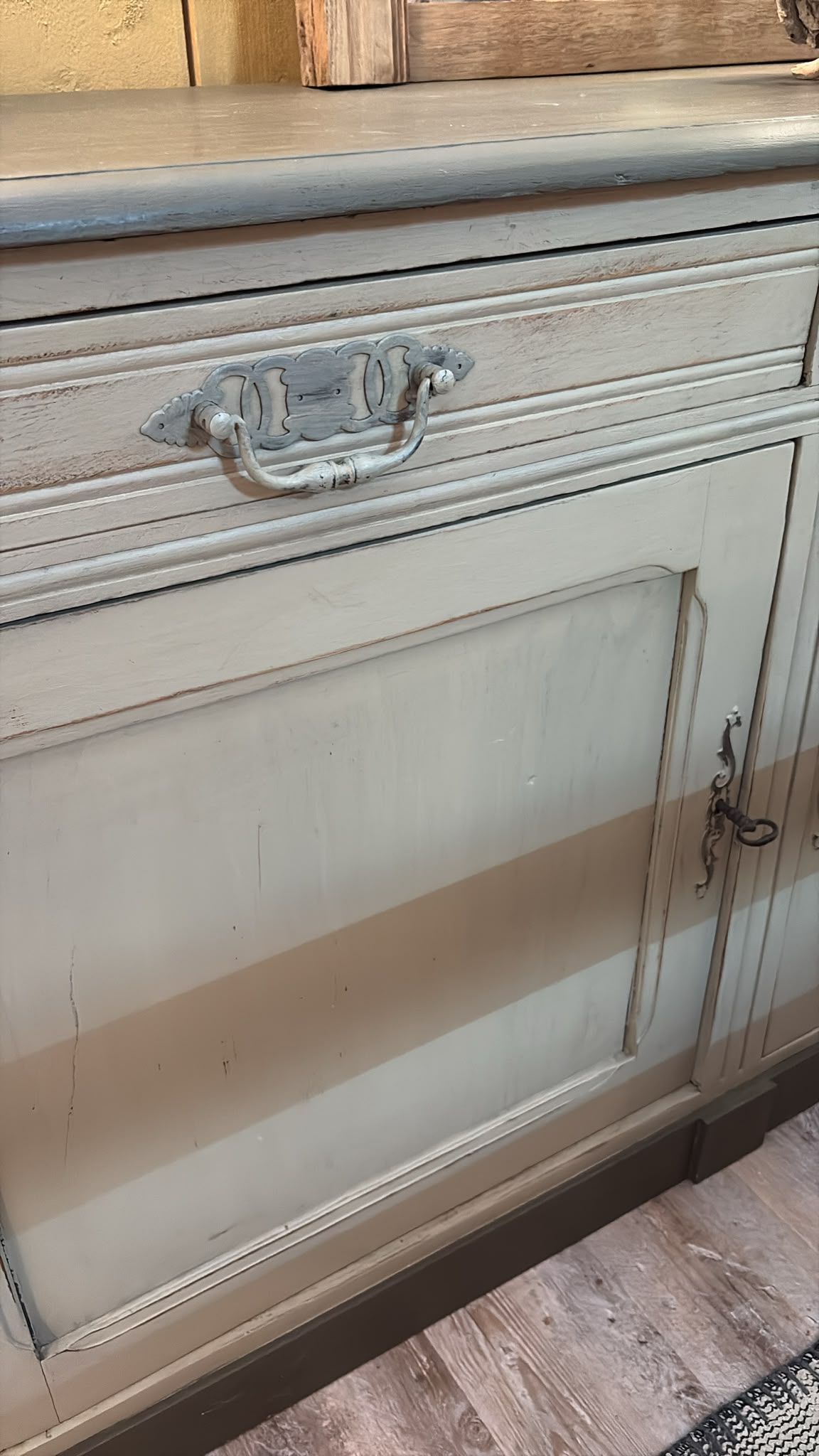 Enfilade début XXᵉ en chêne – Patinée vert bronze & gris lin