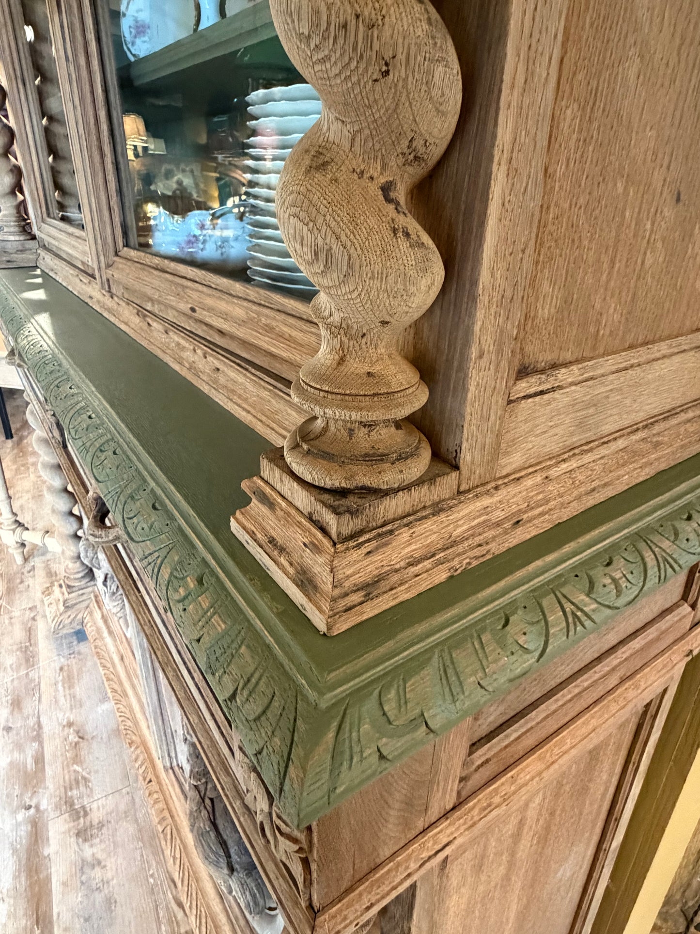 Buffet deux corps de chasse chêne massif