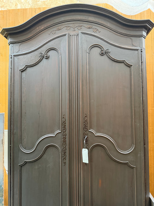 Armoire en noyer XIXème, patinée bronze