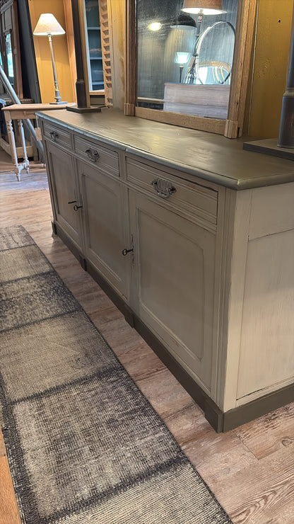 Enfilade chêne début XXᵉ, patinée vert bronze et gris lin