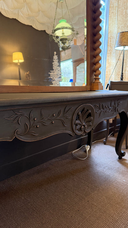 Console provençale en noyer, patinée vert bronze