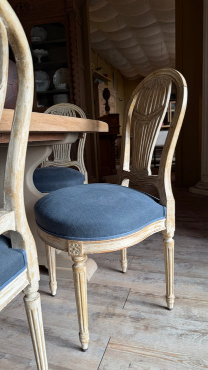 Ensemble de 8 chaises « Montgolfière » — Style Louis XVI