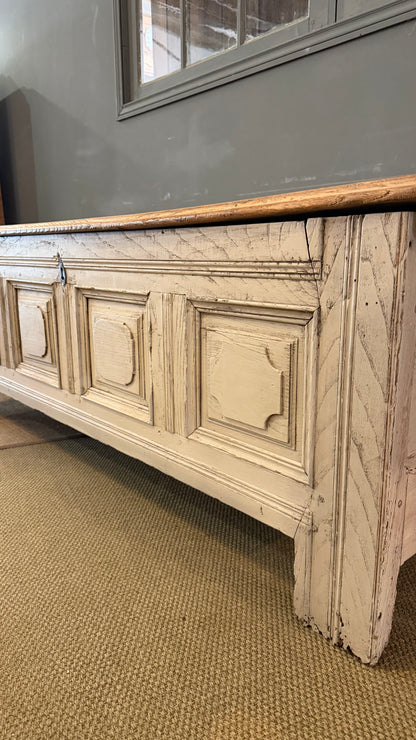 Coffre de voyage en chêne massif, XIXᵉ