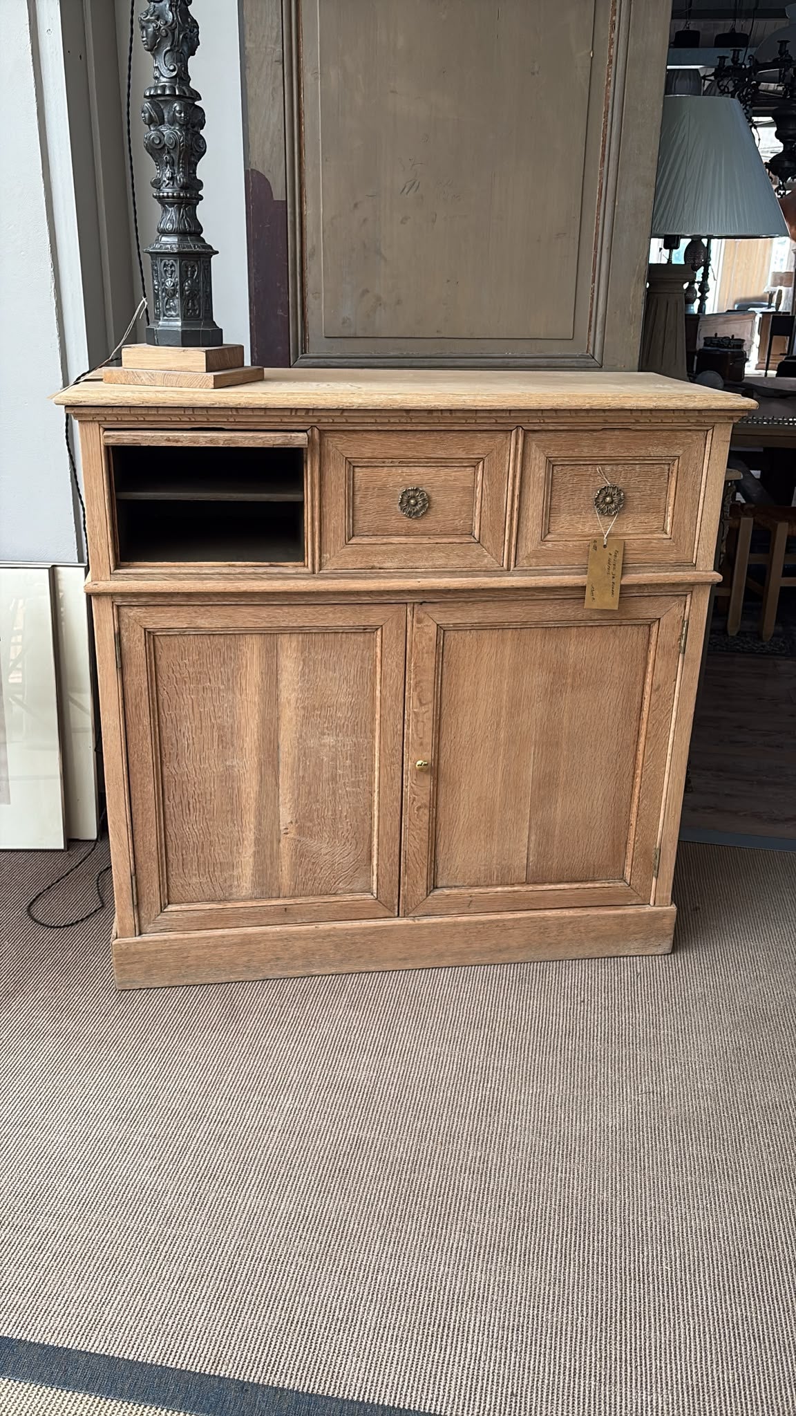 Mobilier de bureau à clapets