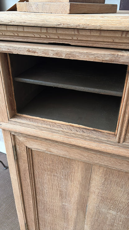 Mobilier de bureau à clapets