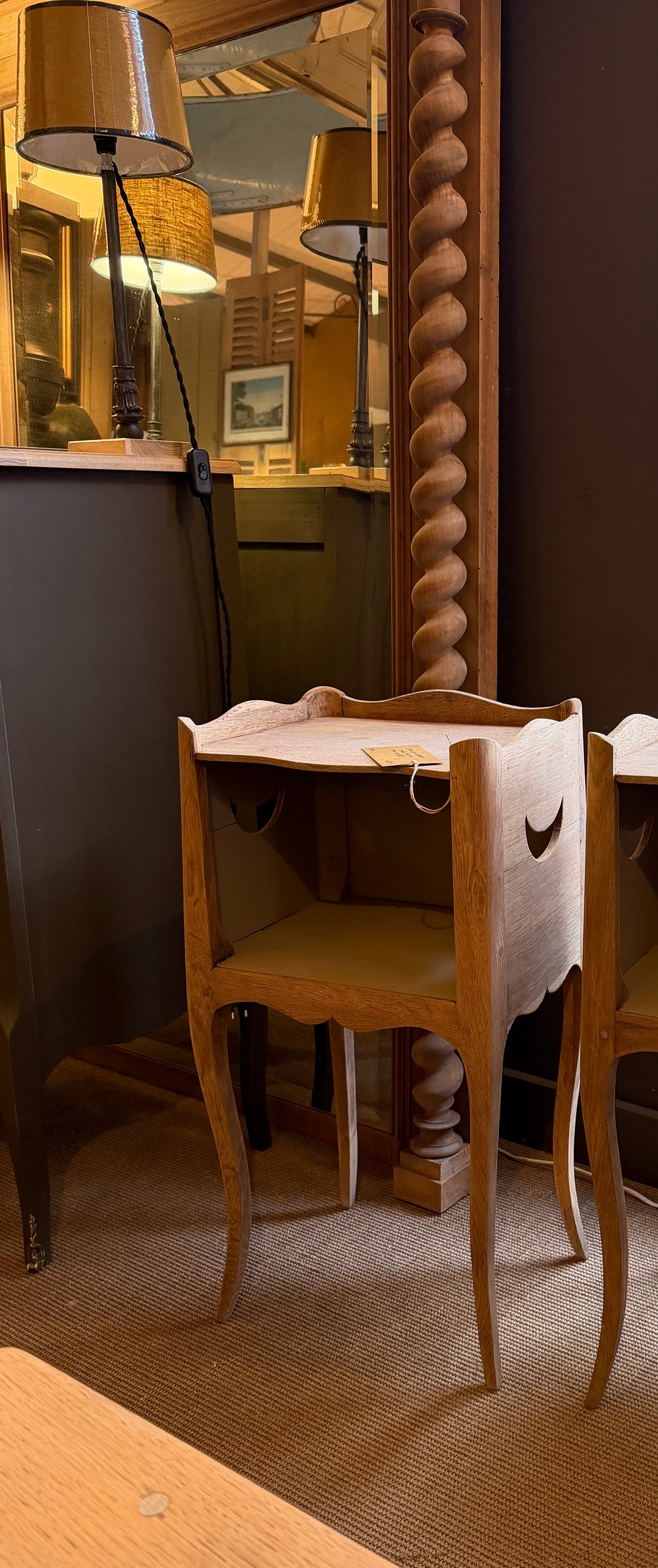 Miroir noyer style Louis XIII