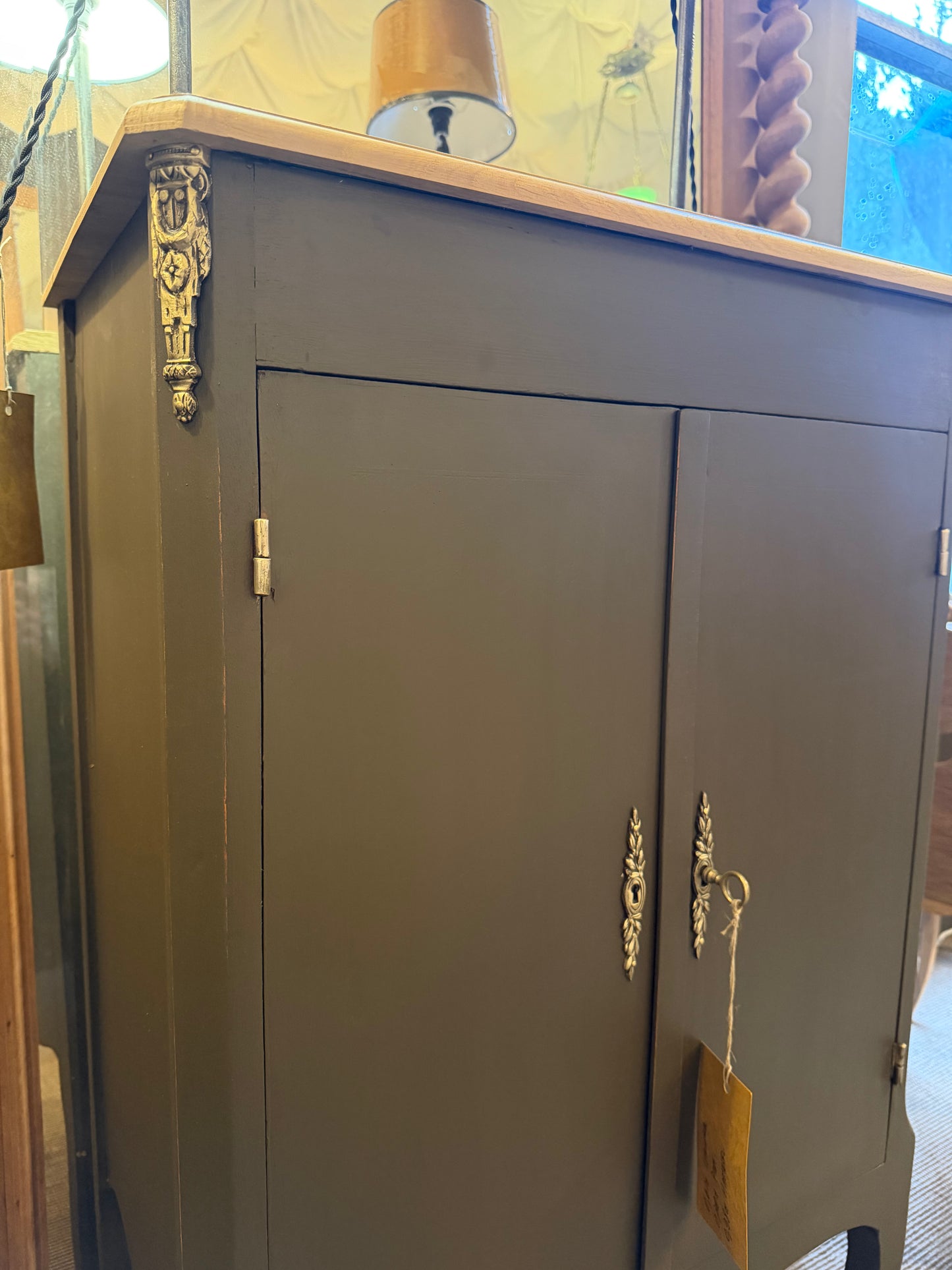 Meuble patiné bronze