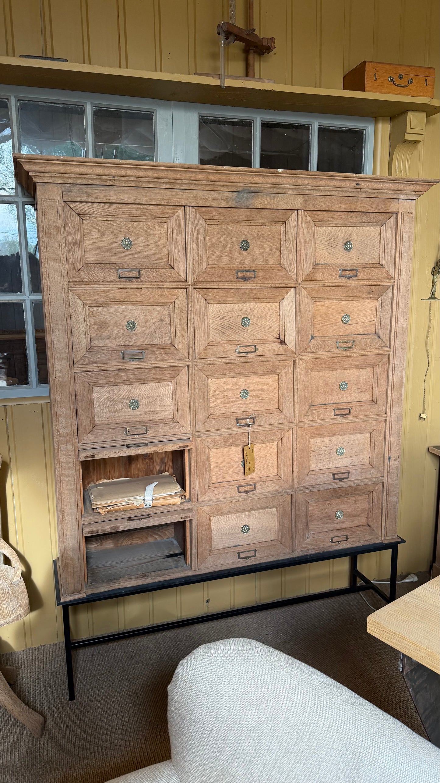 Meuble à clapets de notaire en chêne massif, début XXᵉ