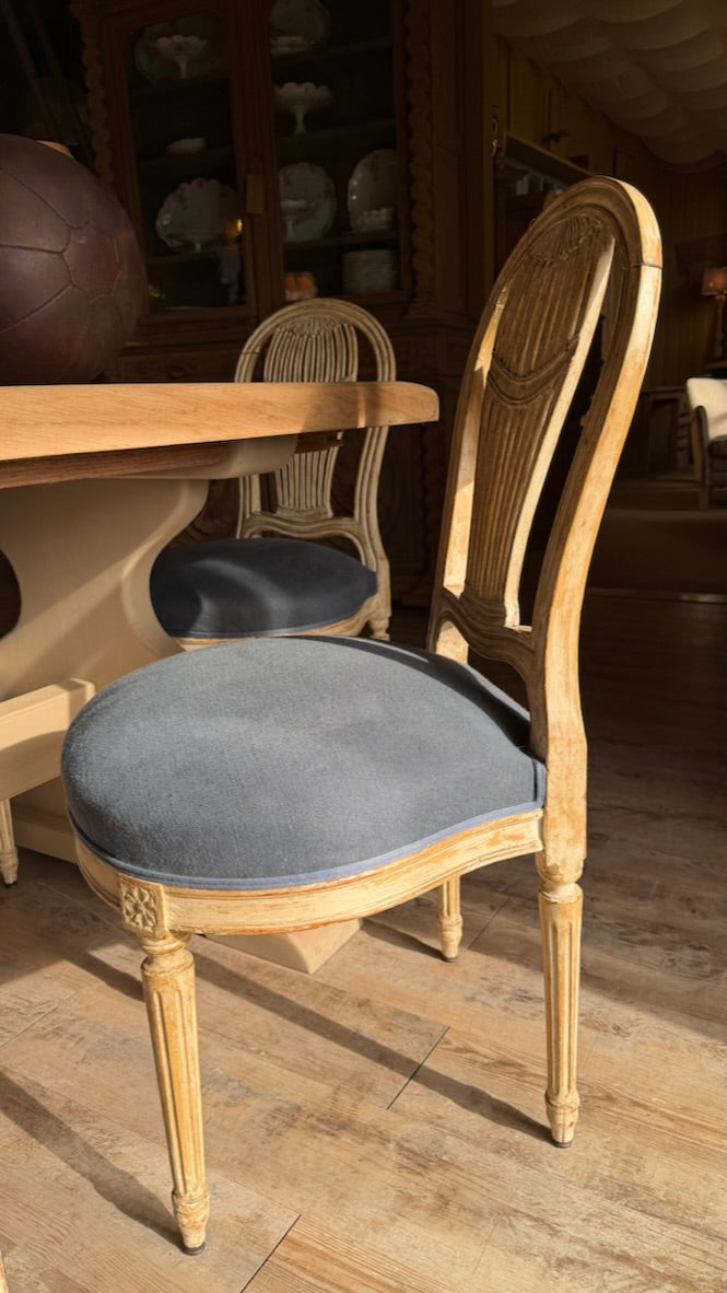 Ensemble de 8 chaises « Montgolfière » — Style Louis XVI