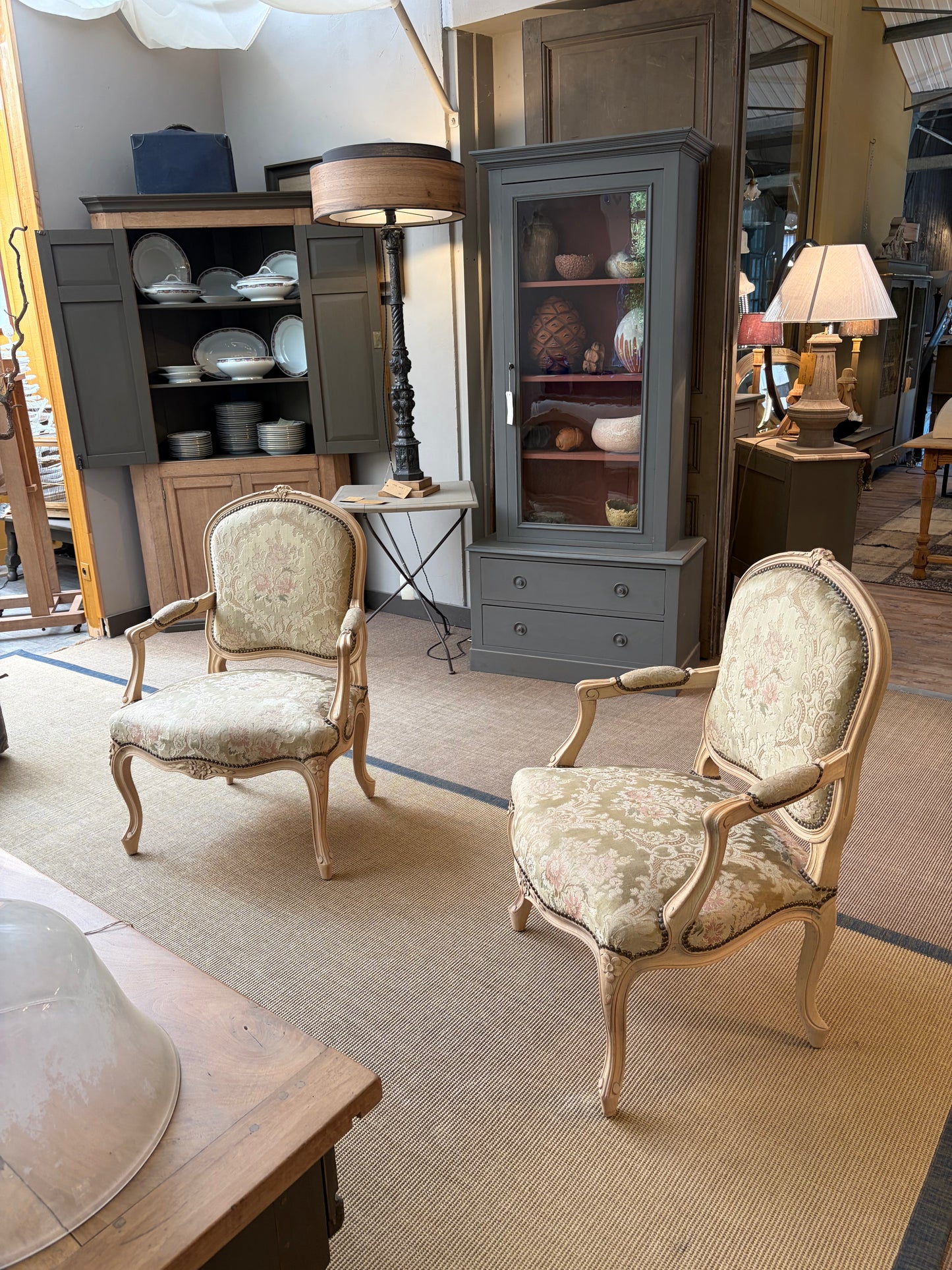 Paire de fauteuils XIXᵉ, tapisserie d'origine