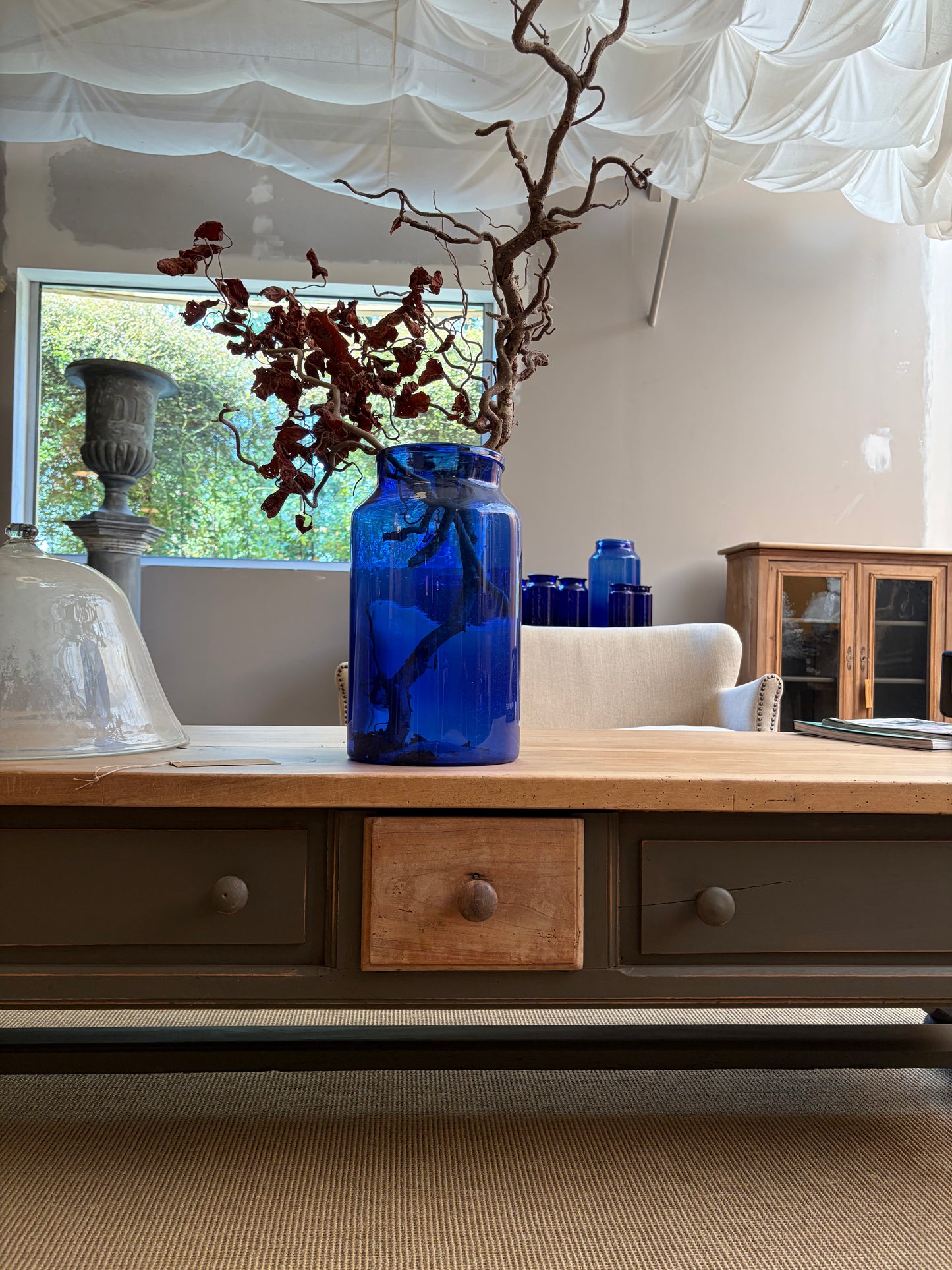 Table basse en noyer massif