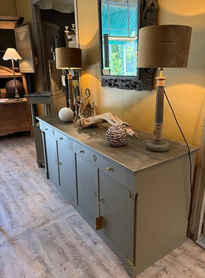 Enfilade de style Directoire en acajou patiné, vert bronze et gris lichen