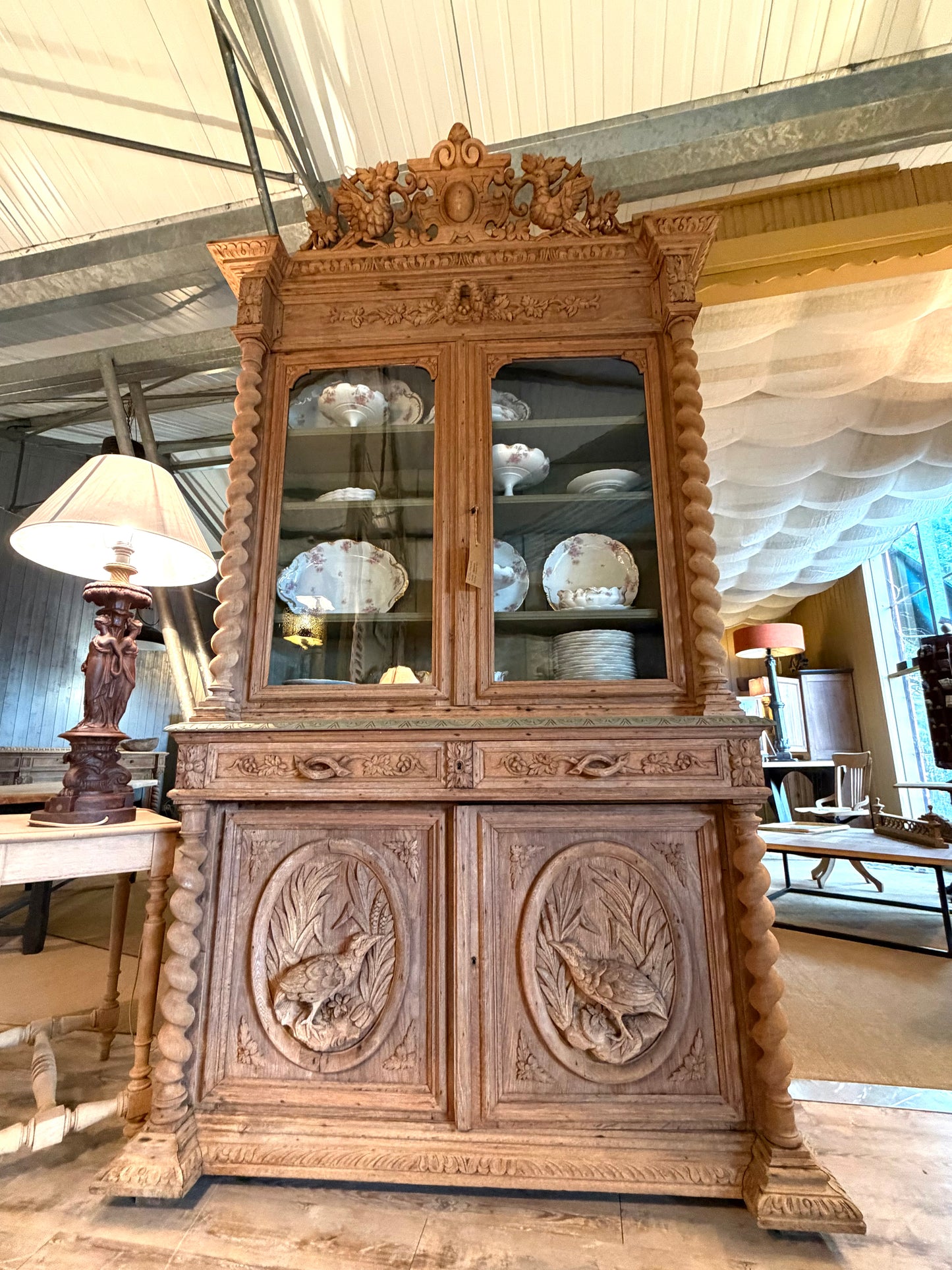 Buffet deux corps de chasse chêne massif