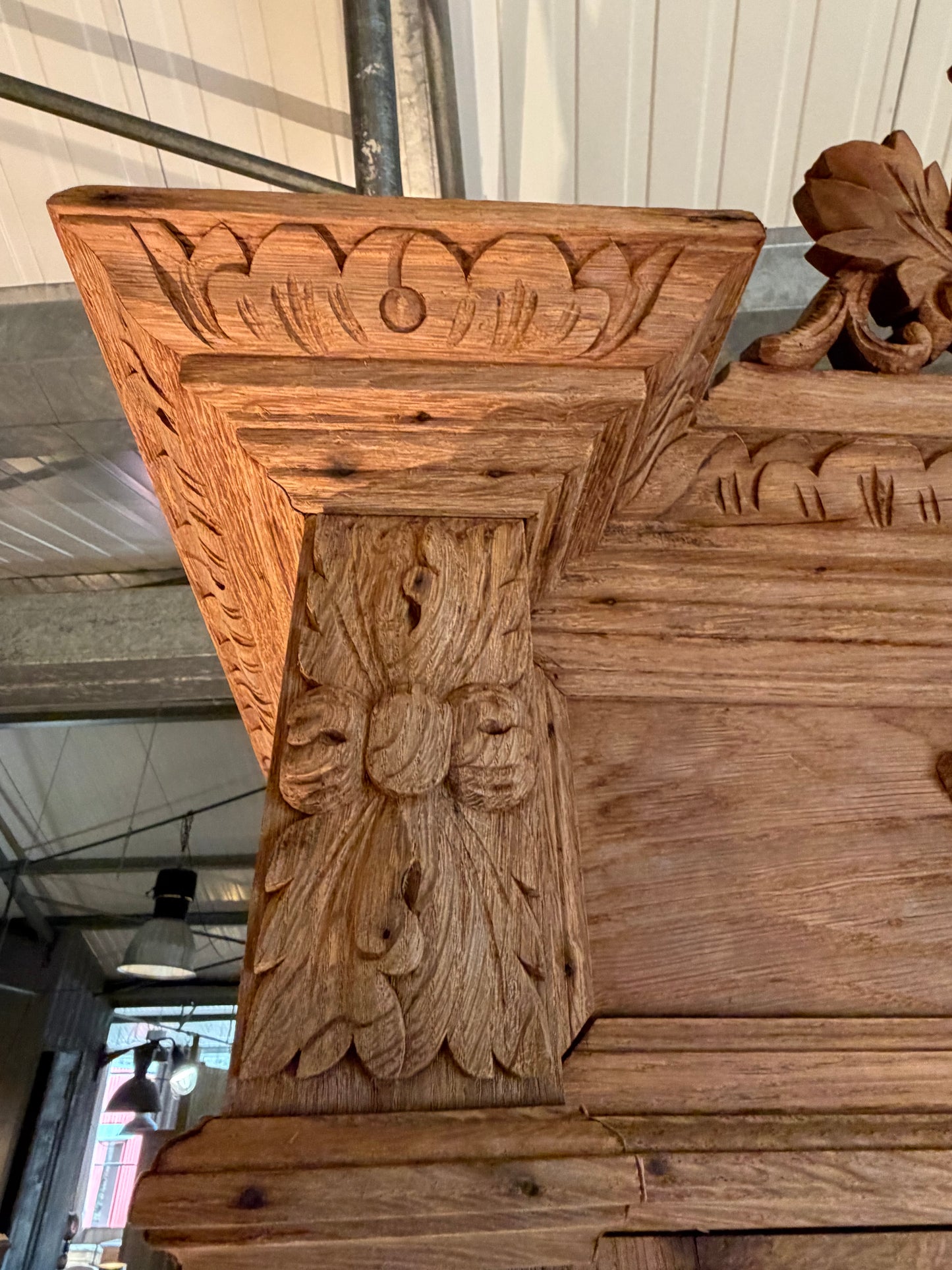 Buffet deux corps de chasse chêne massif