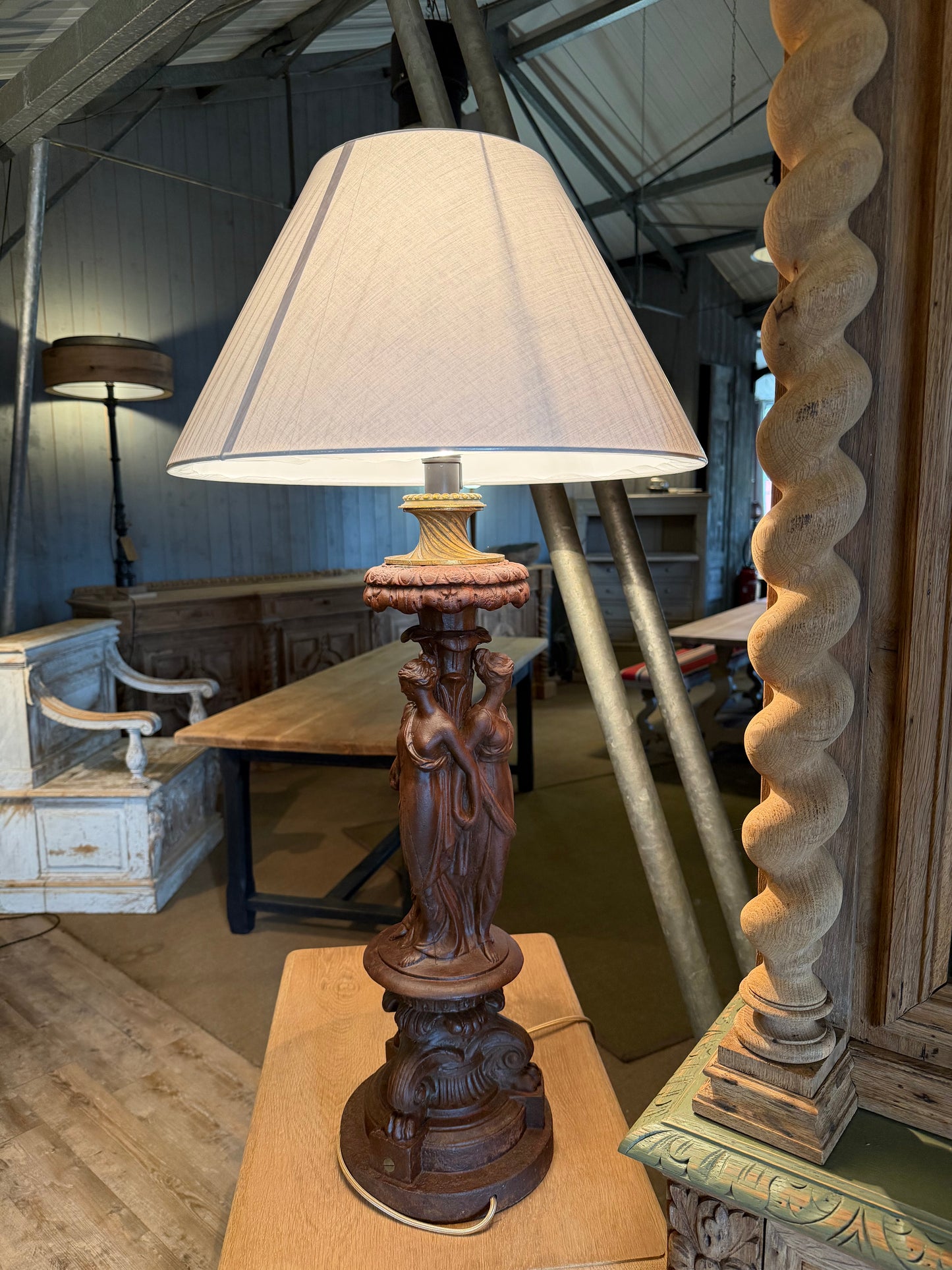 Lampe fonte « Les Trois Grâces »