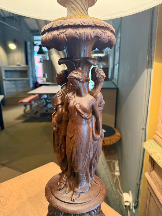 Lampe fonte « Les Trois Grâces »