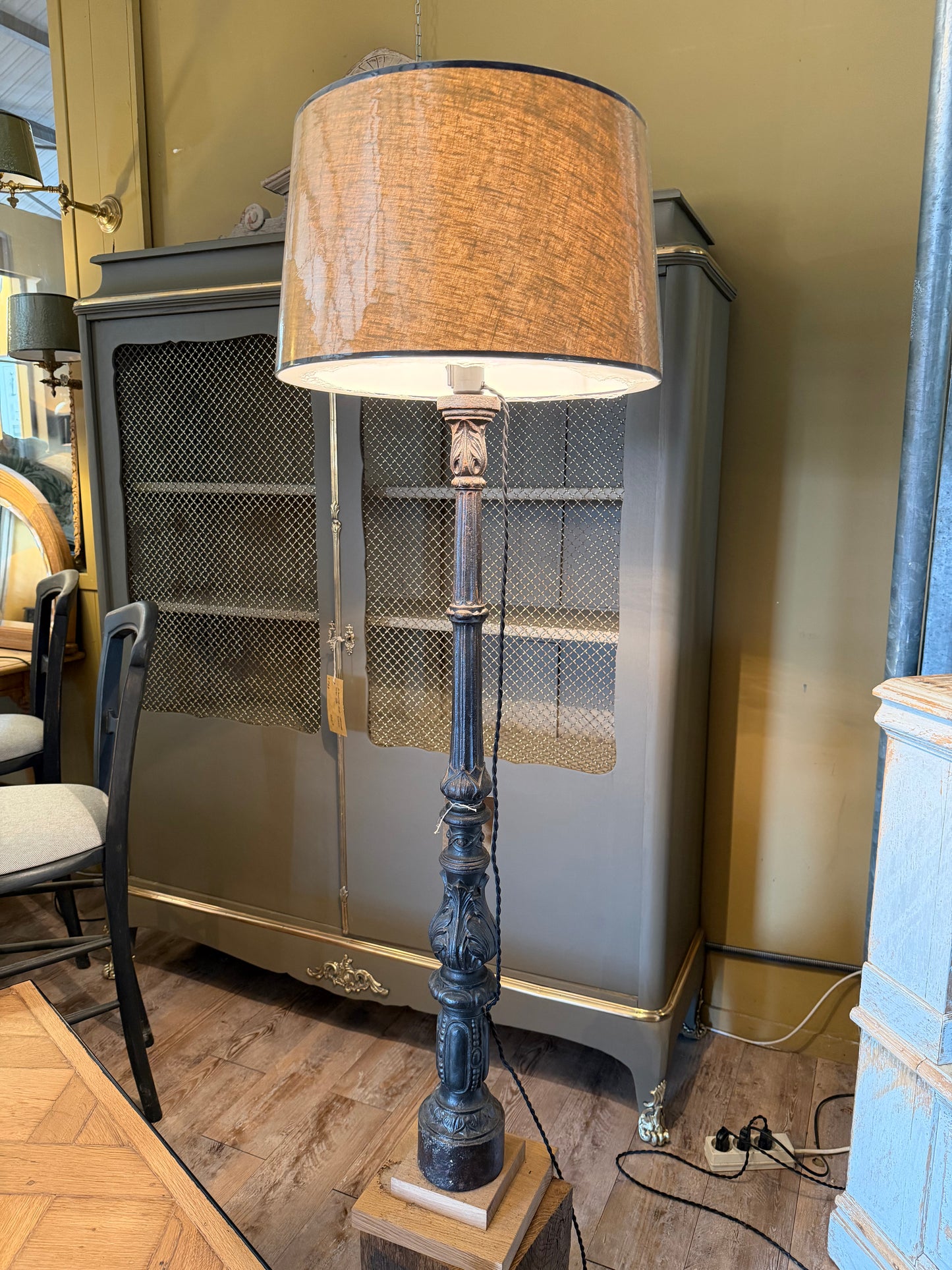 Lampe piétement fonte