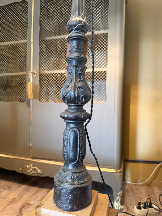 Lampe piétement fonte