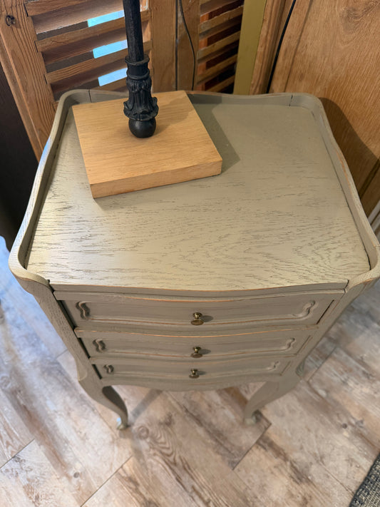 Paire de chevets, chêne patiné, gris lin