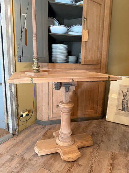 Table en noyer XIXᵉ