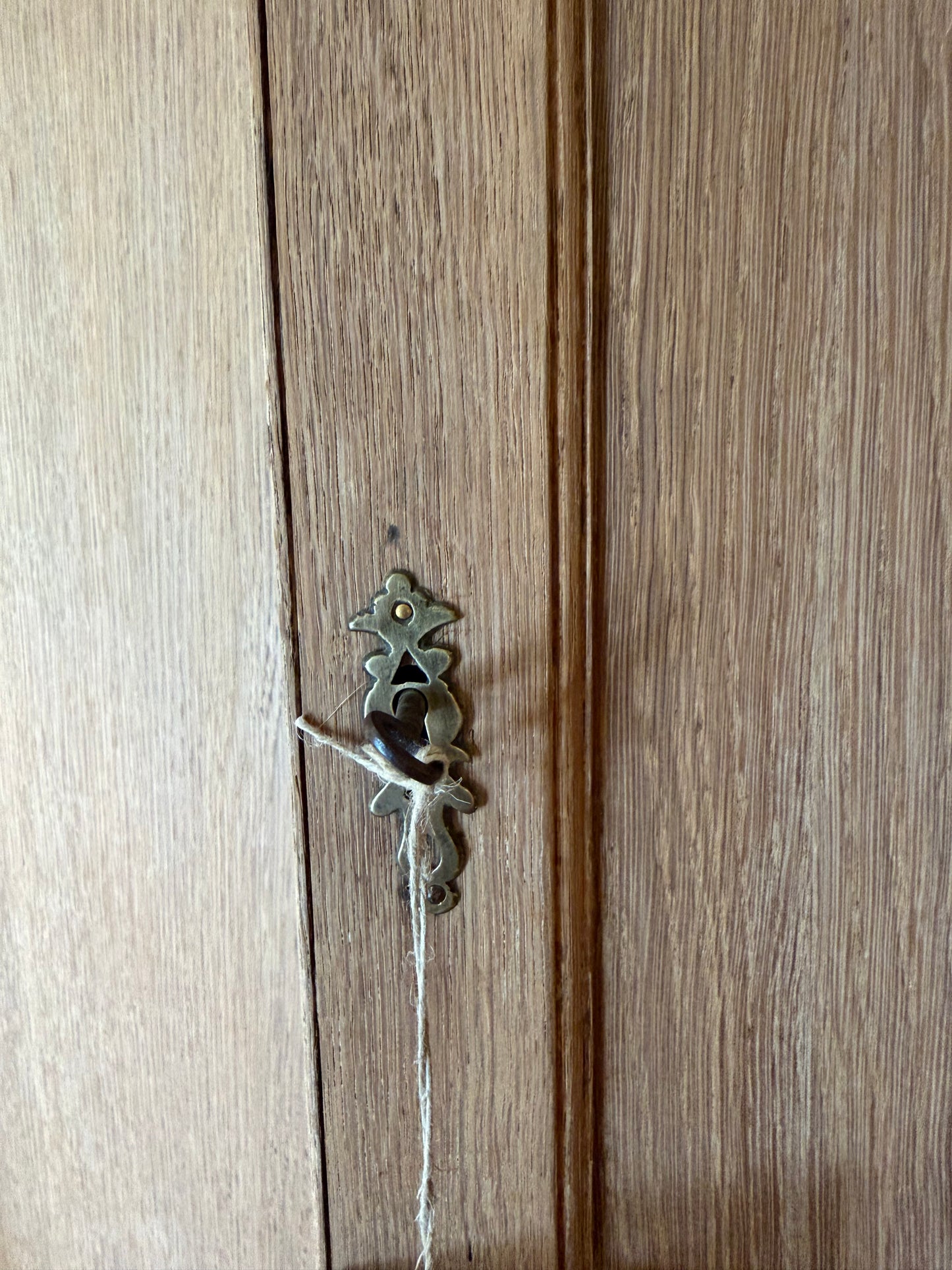 Encoignure en chêne massif