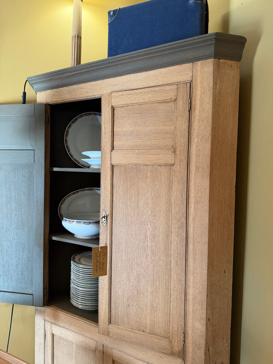 Encoignure en chêne massif