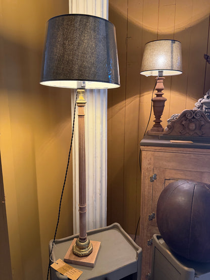 Lampe colonne noyer avec, base bronze XIXᵉ