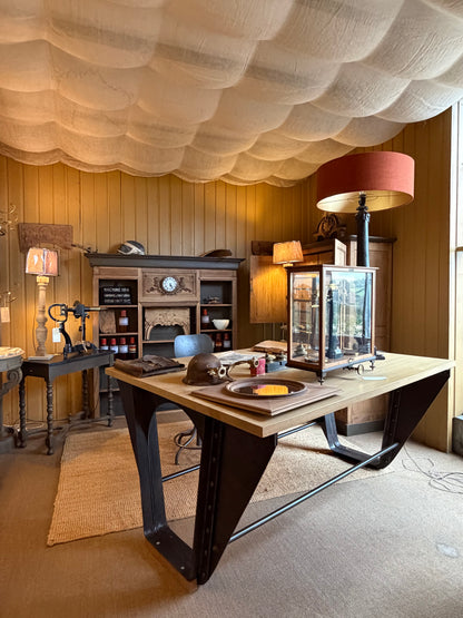 Bureau plateau chêne massif, piétement acier industriel