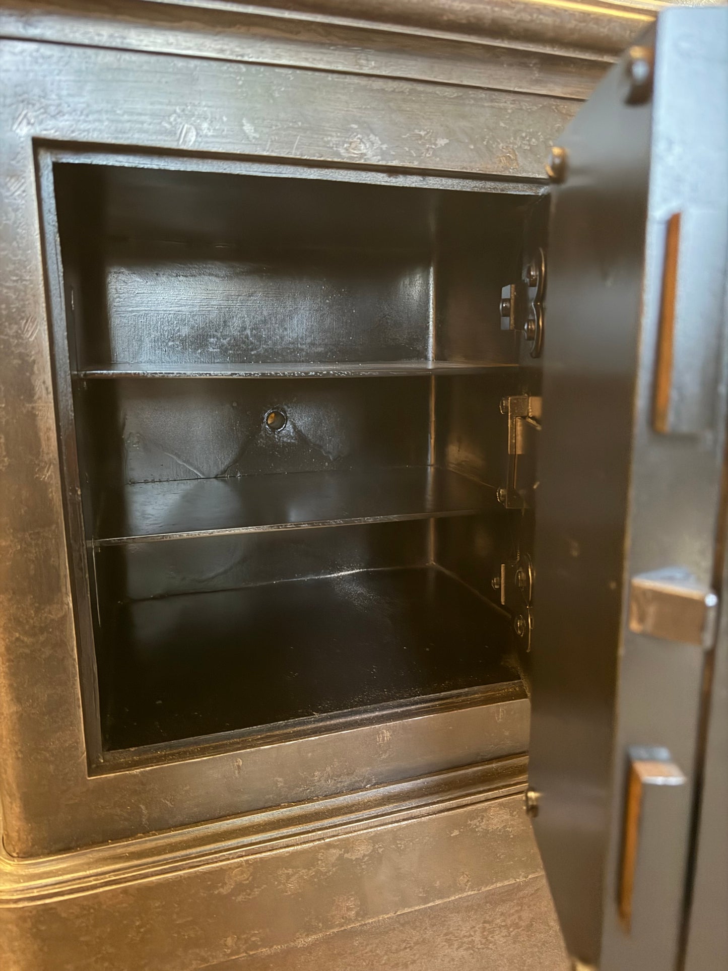 Coffre-fort en fonte et acier