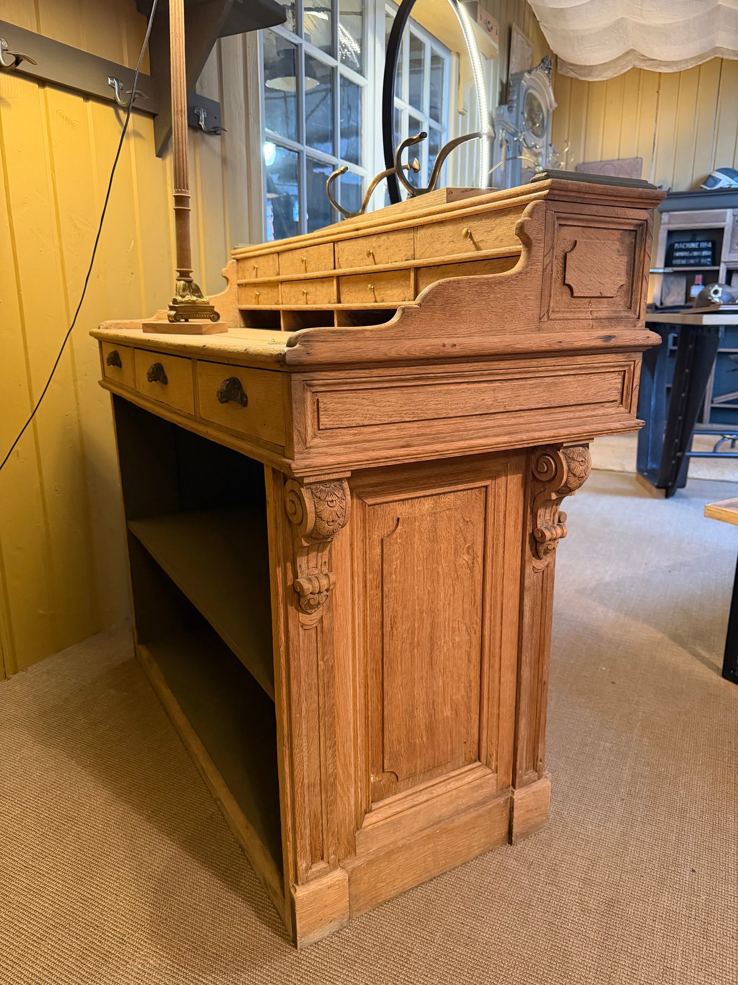 Comptoir de pharmacien en chêne