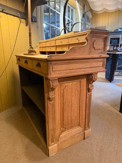 Comptoir de pharmacien en chêne