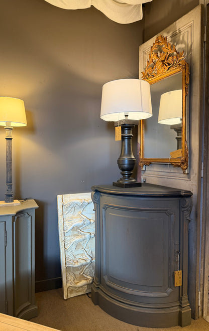 Paire d’encoignures en chêne patiné, XIXᵉ