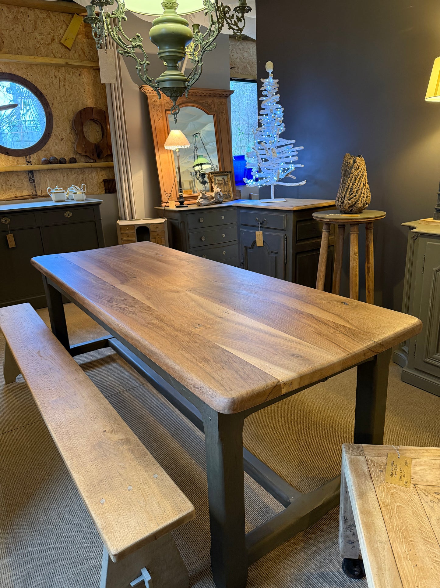 Table en noyer début XXᵉ