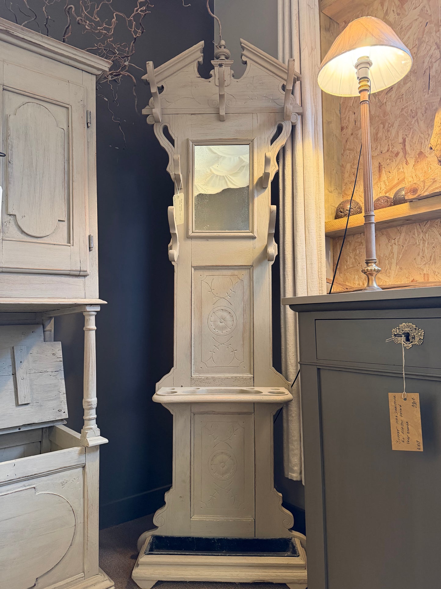 Porte-manteaux chêne patiné gris lin