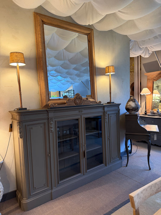 Bibliothèque de bureau acajou massif patinée, début XXᵉ