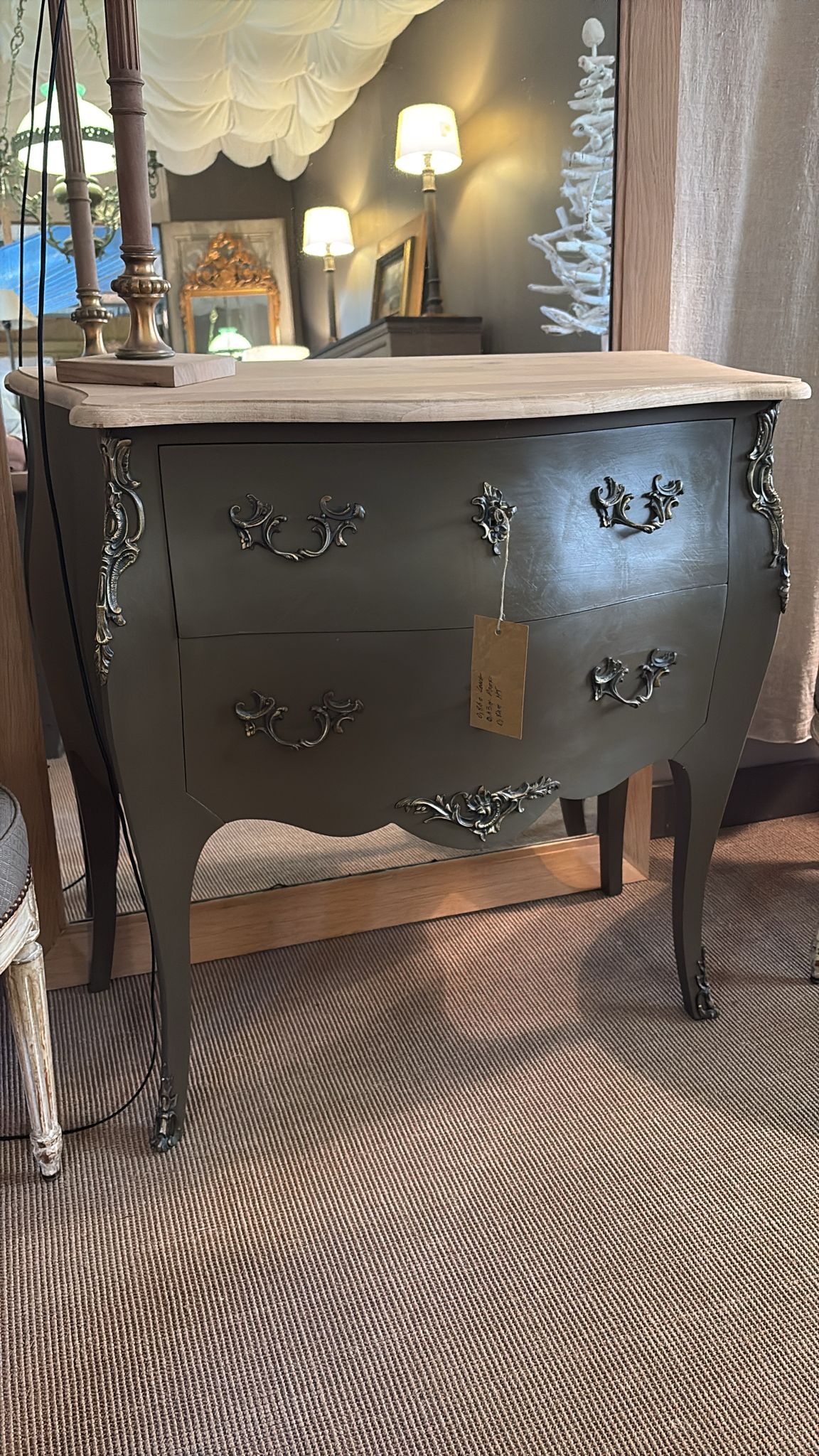 Commode patinée bronze, style Louis XV